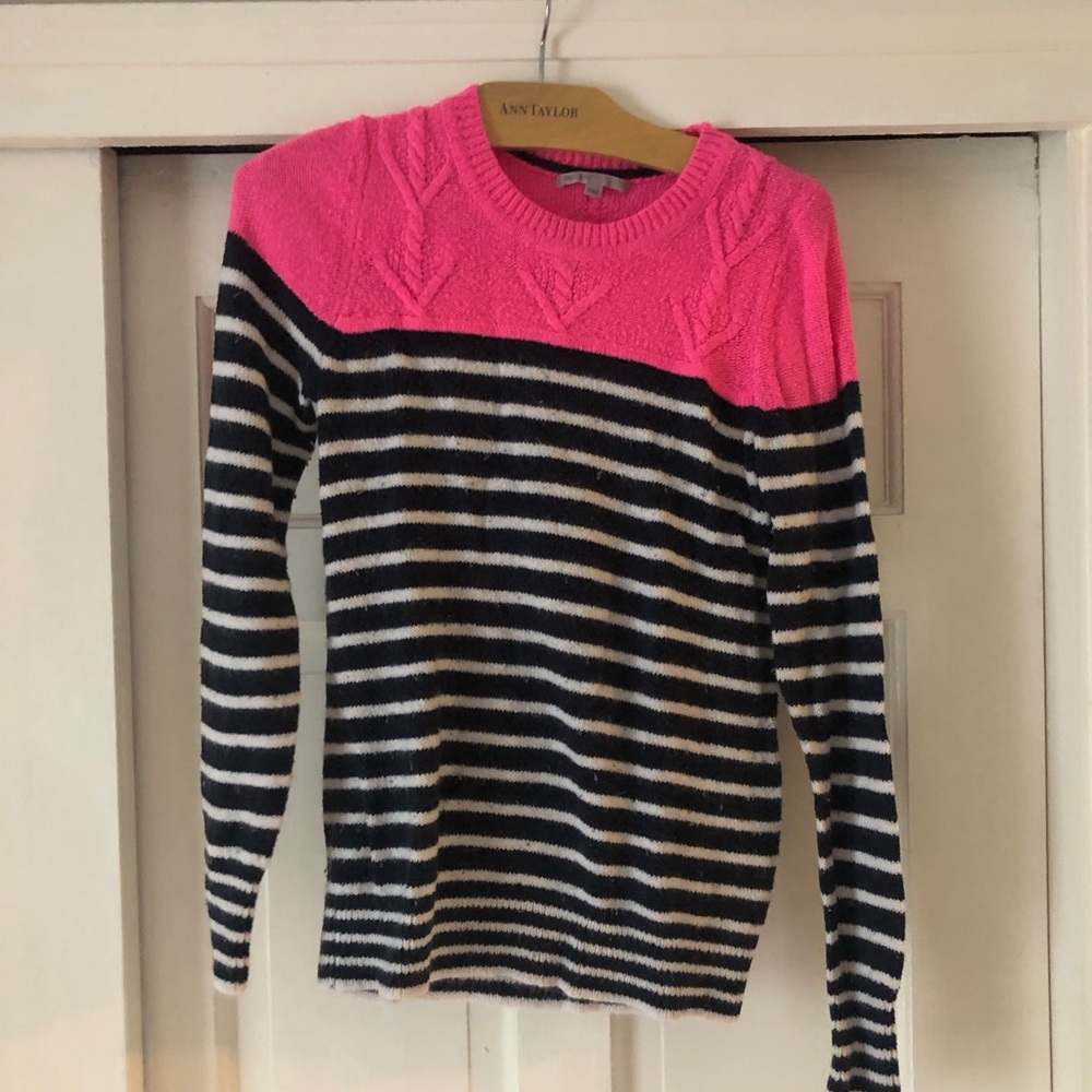 Gap sweater